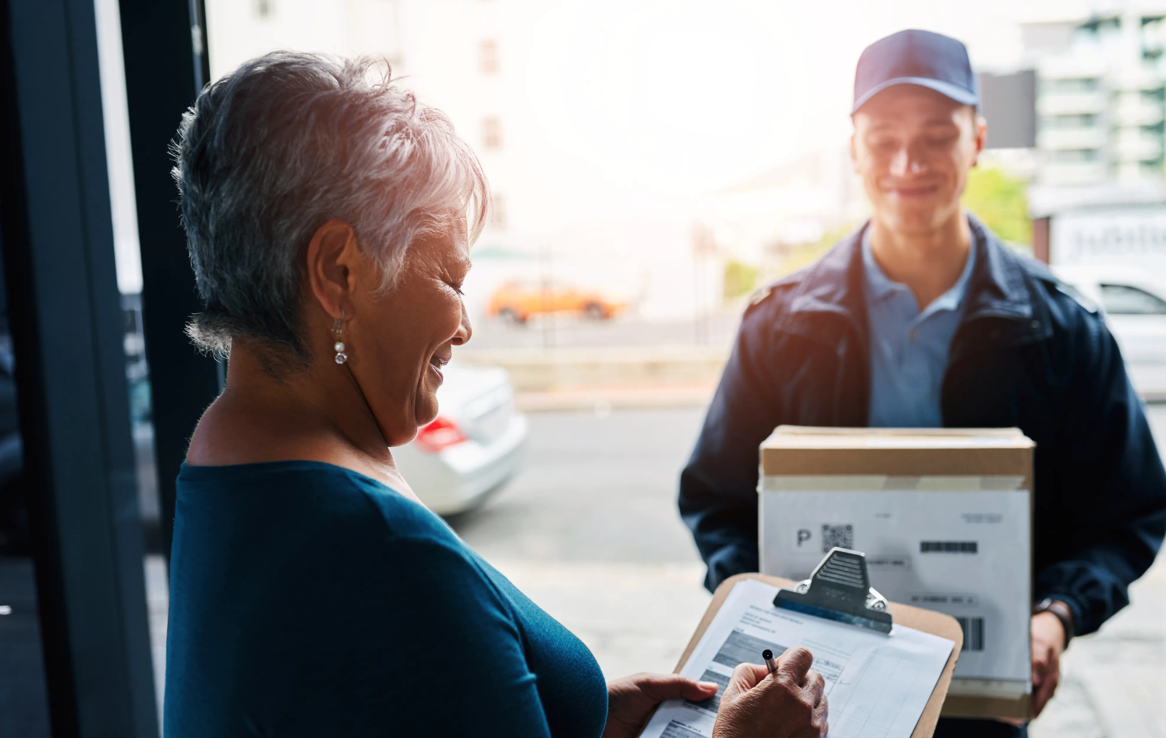 RouteCTRL blog cover showing a delivery operator handing over a package, with the title “Returns Are Transport Execution Too” and the subtitle “Route-Level Returns Visibility.”